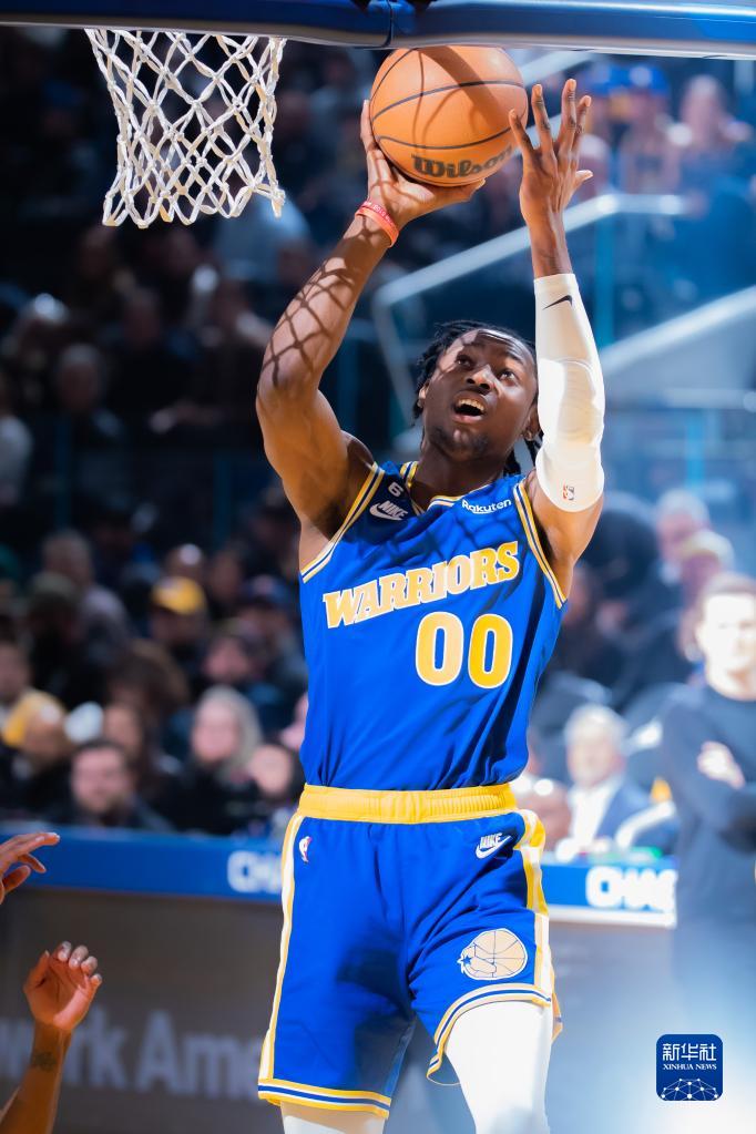 关于犹他爵士迎NBA总决赛关键赛；赛前外线爆发；管理层满意；心理建设被强调的信息