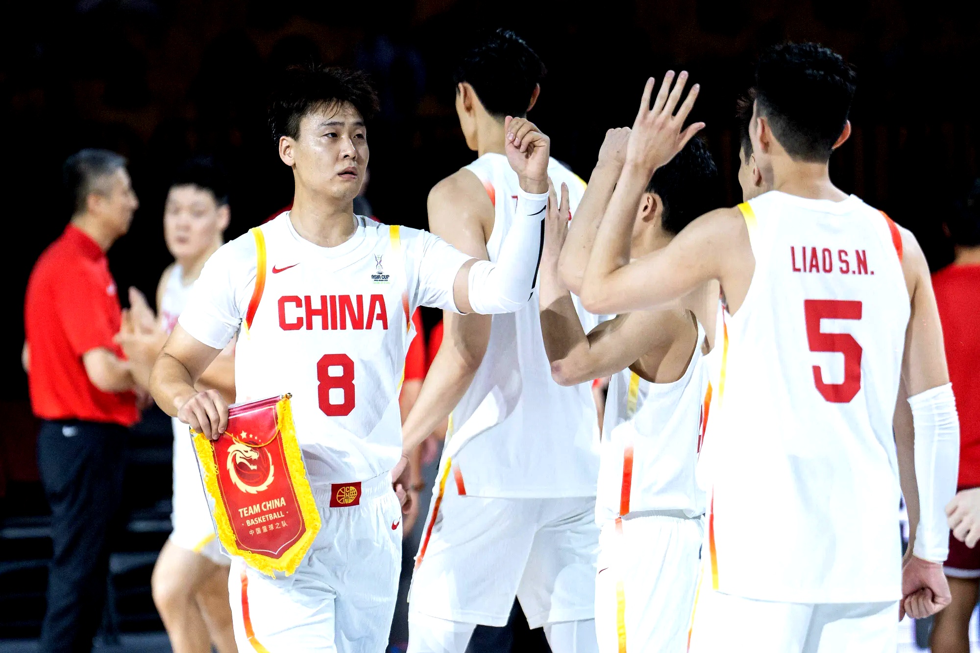 转会期突围战来临，深圳男篮围绕NBA季后赛篮板制胜，态度坚定，资深球员宣示担当的简单介绍