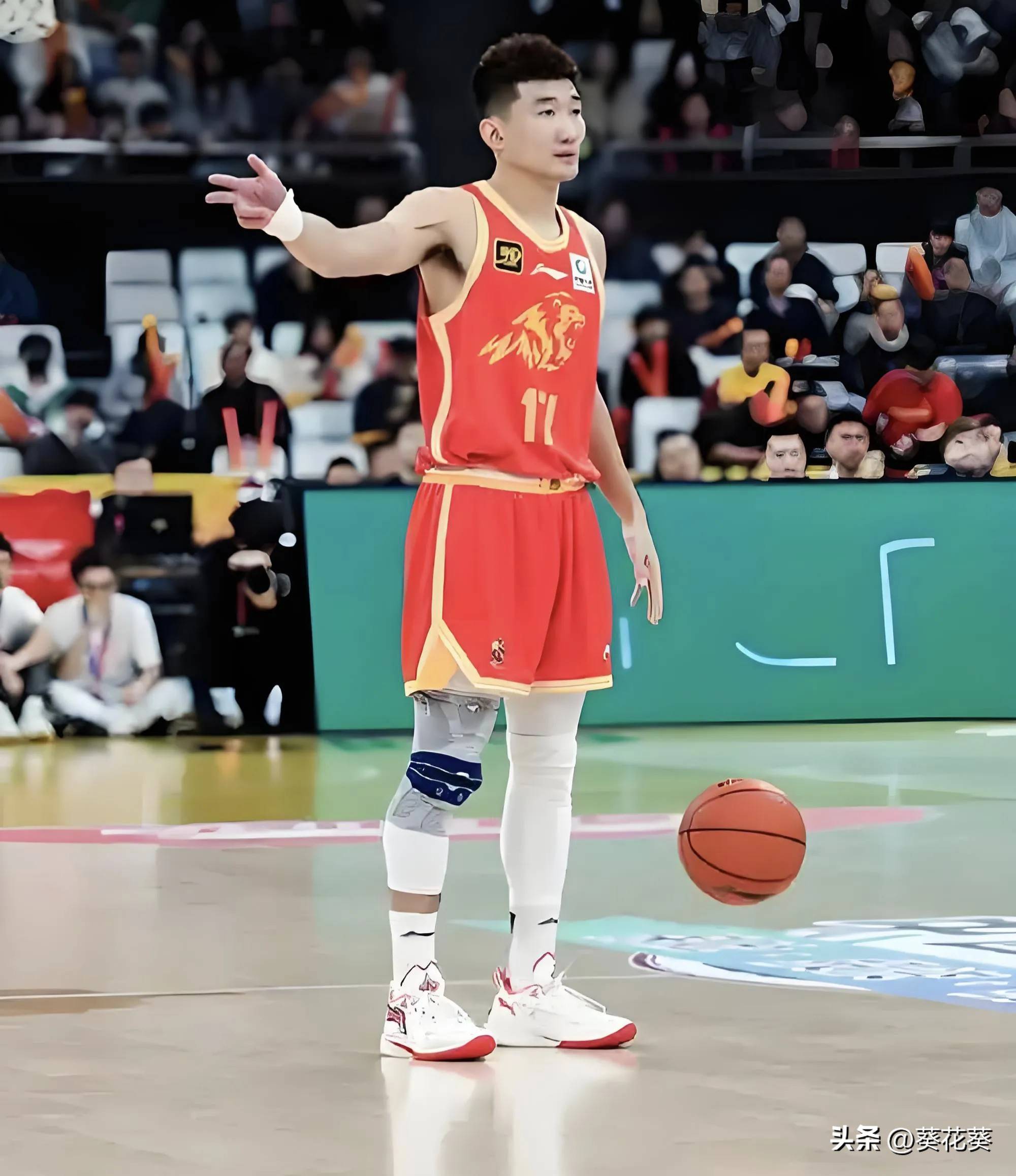 包含今晚广厦男篮调整名单以备中超；防线松动环节打磨；悬念犹存；团队化学反应显著的词条
