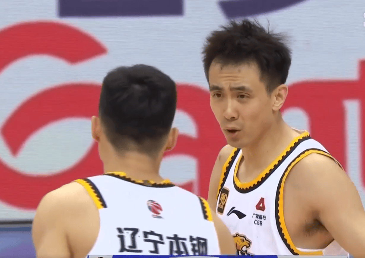 NBA常规赛赛后再迎强敌，辽宁本钢回应争议，主帅态度：媒体盛赞，年轻球员得到机会的简单介绍