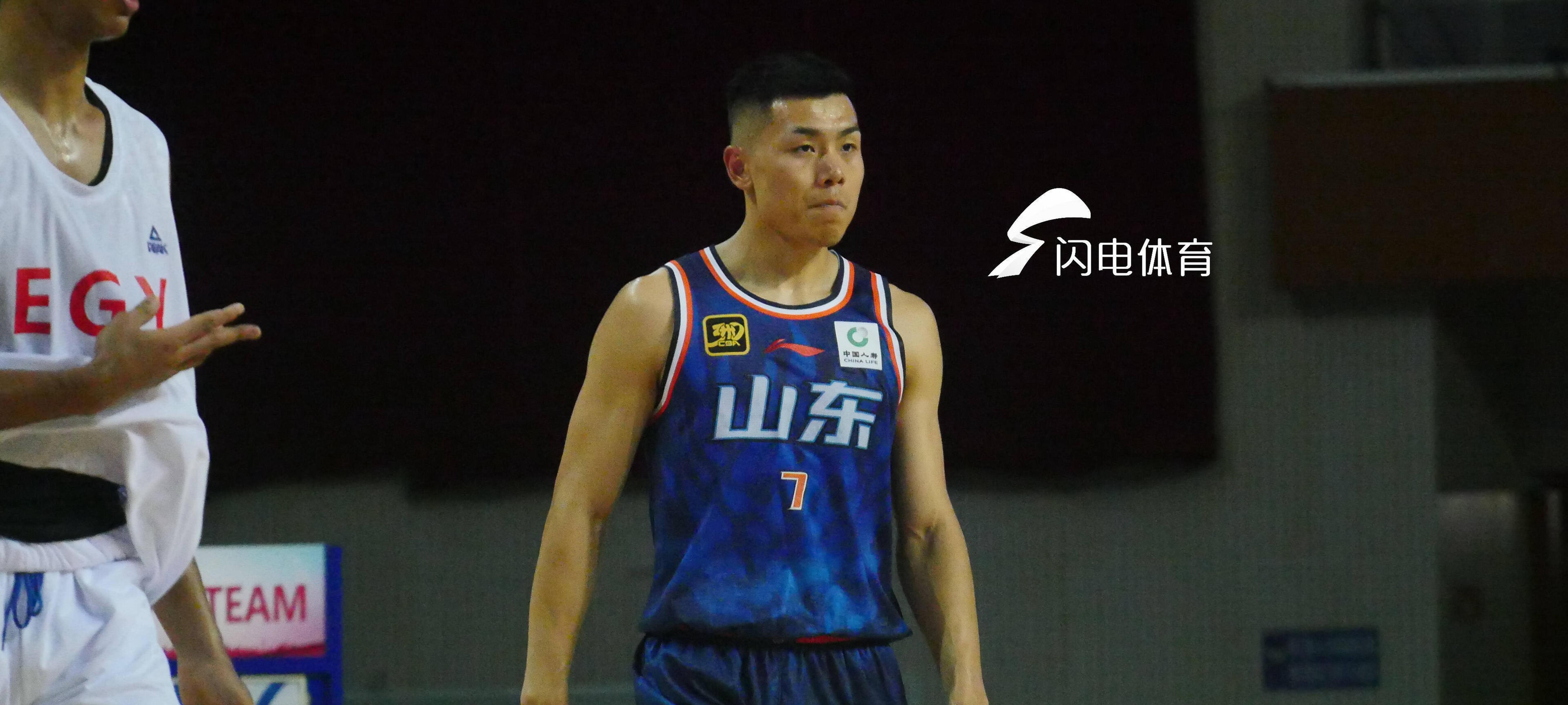 关于山东男篮发布备战花絮，今夜临场应变，NBA季后赛任务艰巨，年轻球员得到机会的信息