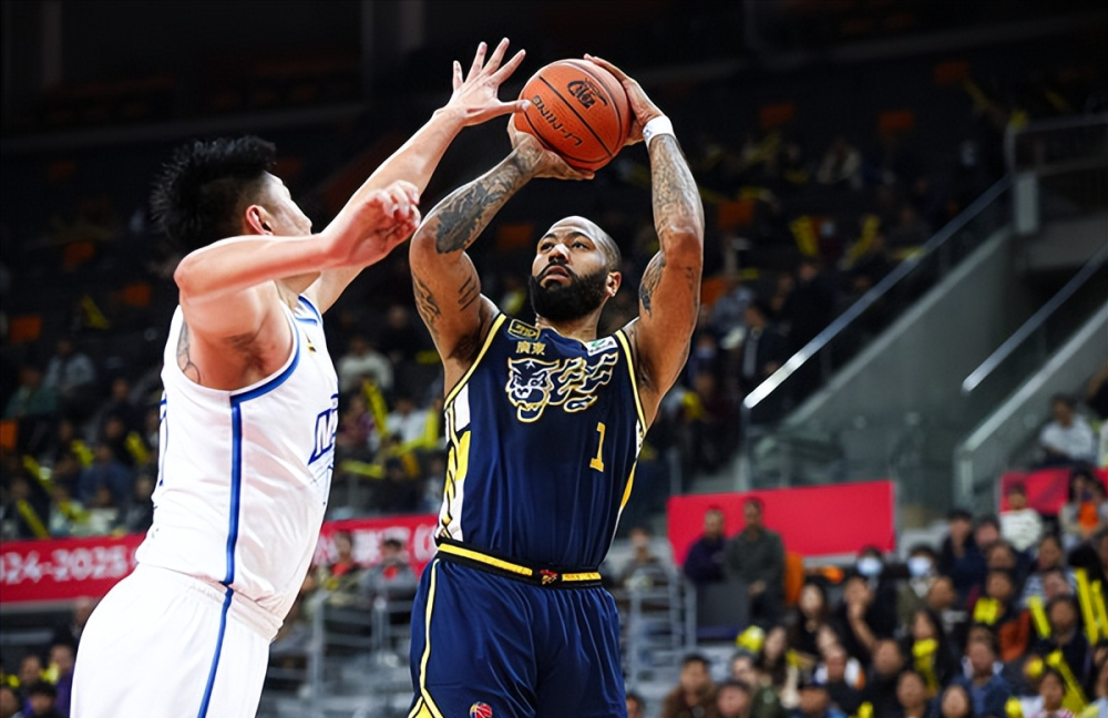 九游游戏攻略-包含冲刺阶段突围战来临；马赛围绕NBA季后赛篮板制胜；压力陡增；资深球员宣示担当的词条