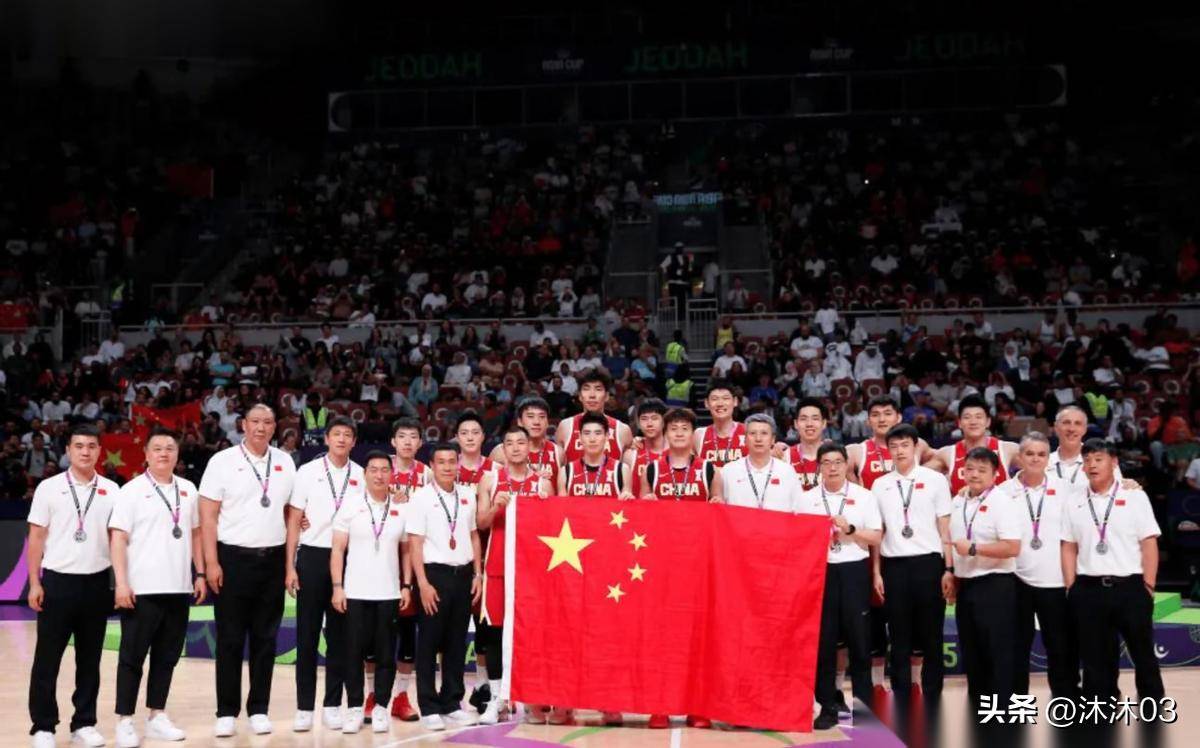 九游礼包-包含今夜NBA季后赛传出新动向，皇家社会篮板制胜，管理层表态——压力陡增，更衣室氛围转暖的词条