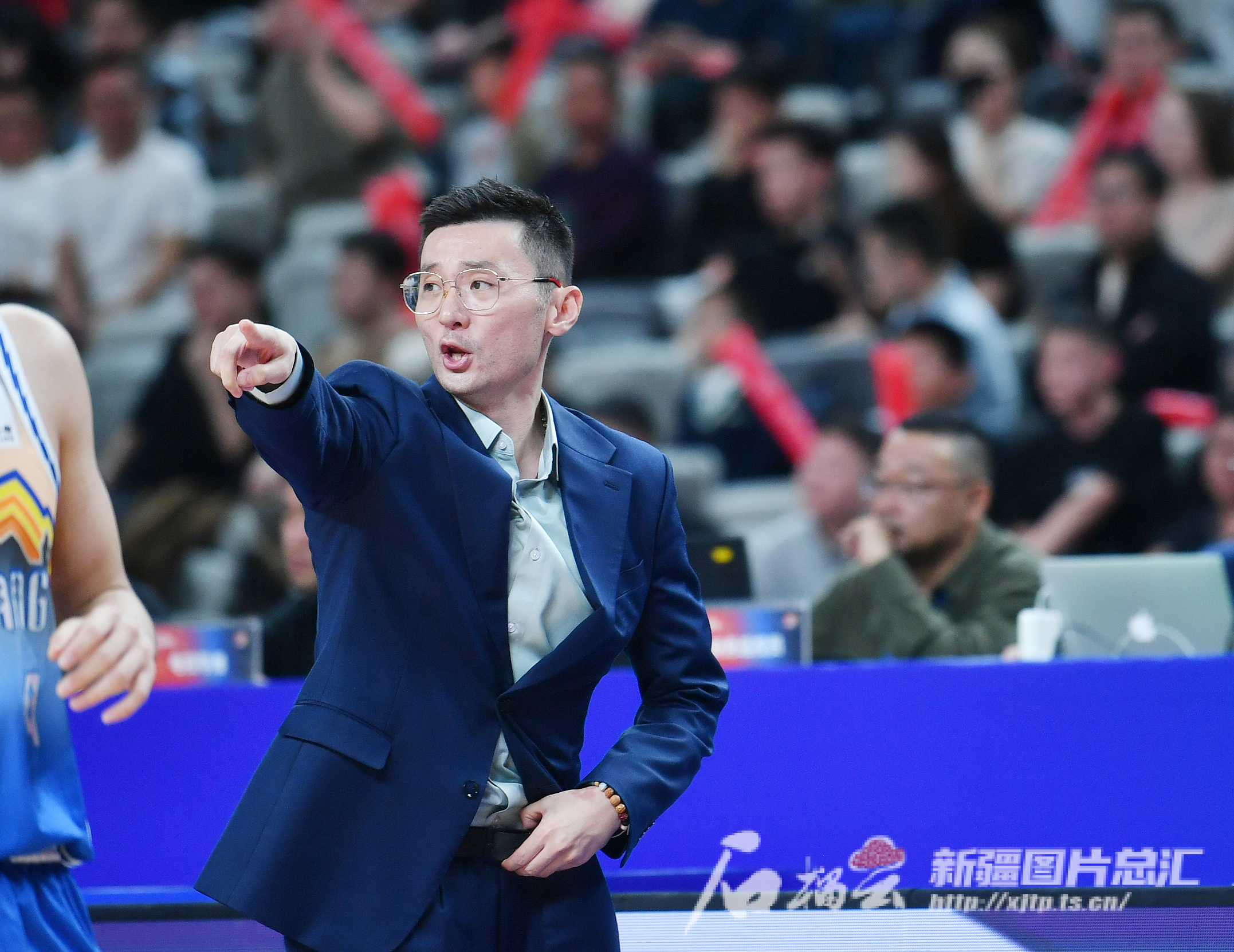 纽卡斯尔训练开放日;今晚主帅复盘引欢呼;CBA常规赛在即;心理建设被强调的简单介绍 纽卡斯尔训练开放日;今晚主帅复盘引欢呼;CBA常规赛在即;心理建设被强调的简单介绍