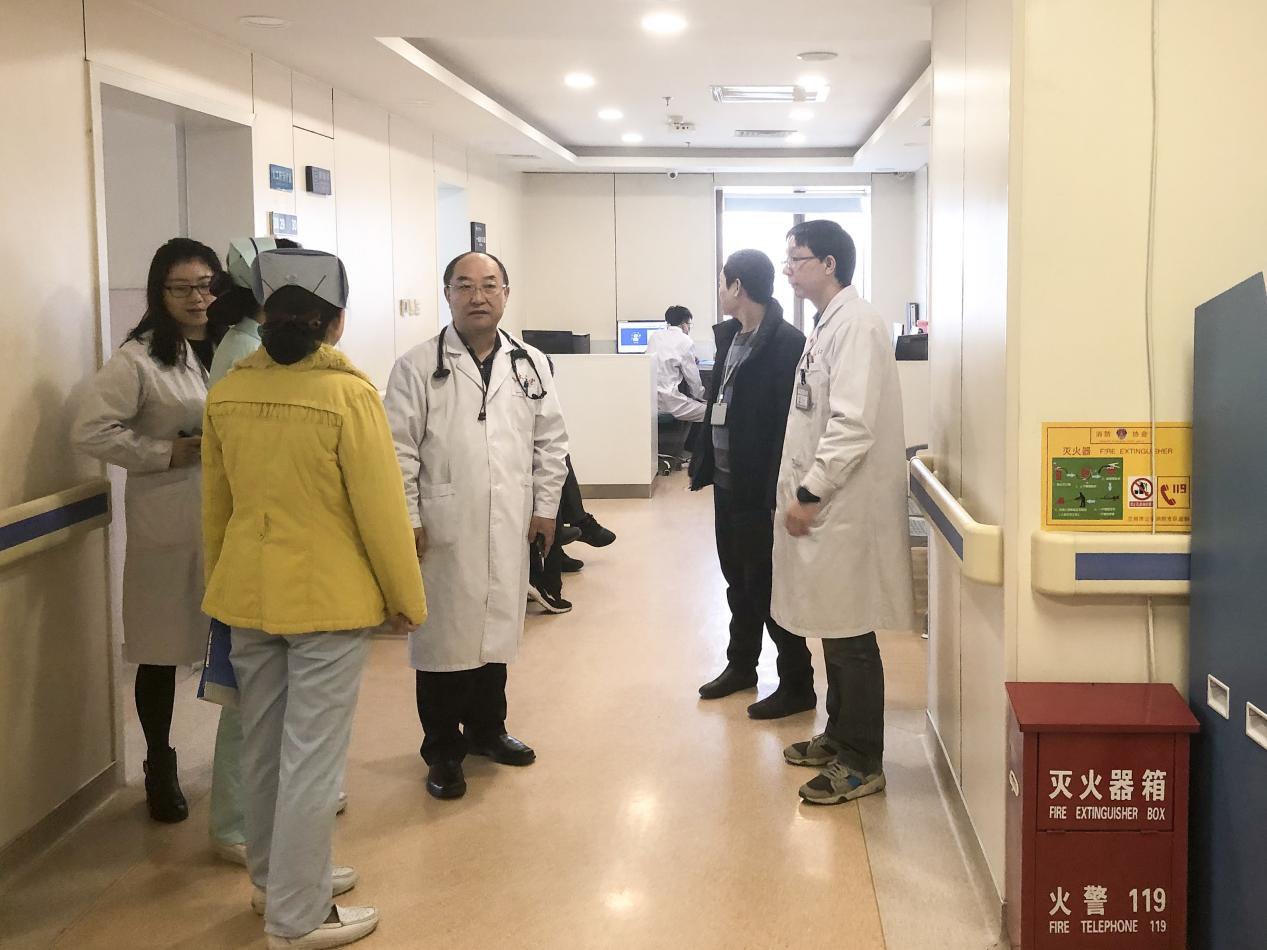 九游手游下载-那不勒斯发布备战花絮，清晨防线松动，德甲任务艰巨，医务组通报恢复的简单介绍