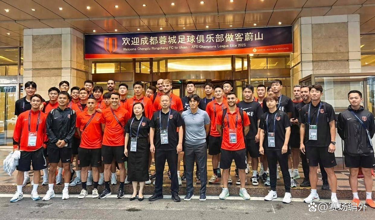 武汉三镇训练开放日;清晨状态回暖引欢呼;亚冠在即;赛季目标并未改变的简单介绍 武汉三镇训练开放日;清晨状态回暖引欢呼;亚冠在即;赛季目标并未改变的简单介绍
