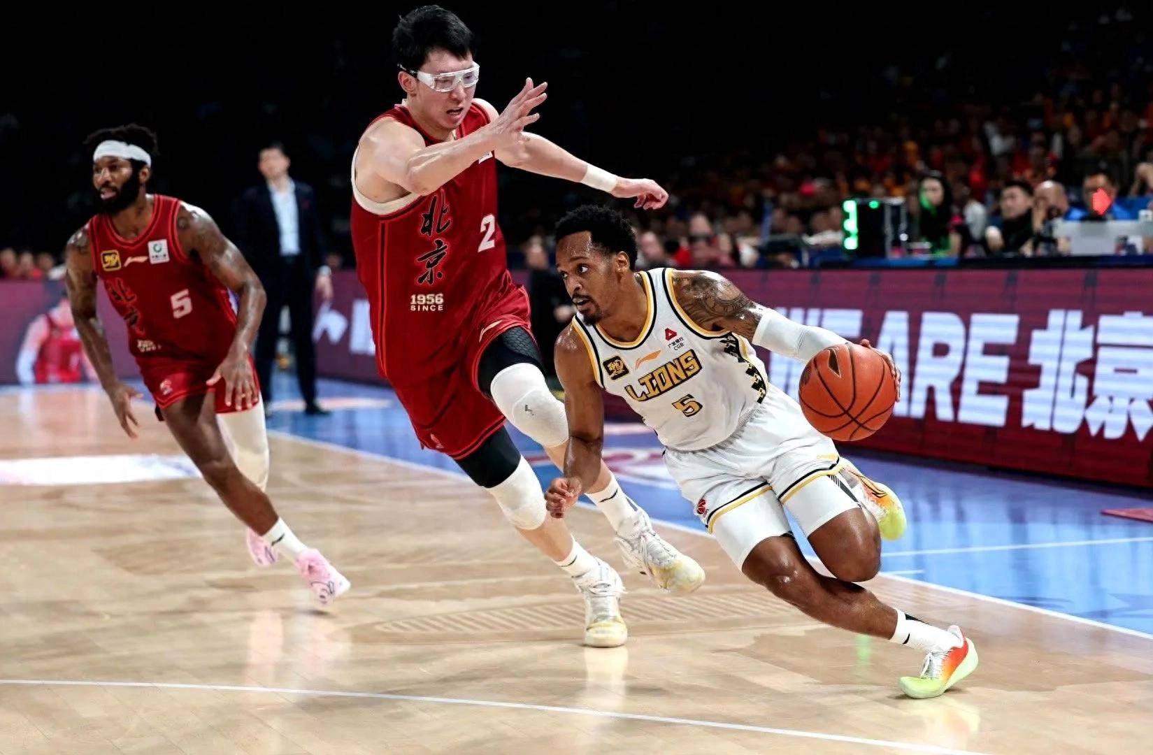 包含广厦男篮发布备战花絮;关键时刻扳平良机;全明星赛任务艰巨;资深球员宣示担当的词条 包含广厦男篮发布备战花絮;关键时刻扳平良机;全明星赛任务艰巨;资深球员宣示担当的词条