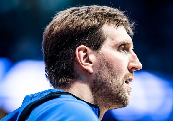 亚特兰大训练开放日；加时末段调整名单引欢呼；社区盾在即；团队化学反应显著的简单介绍