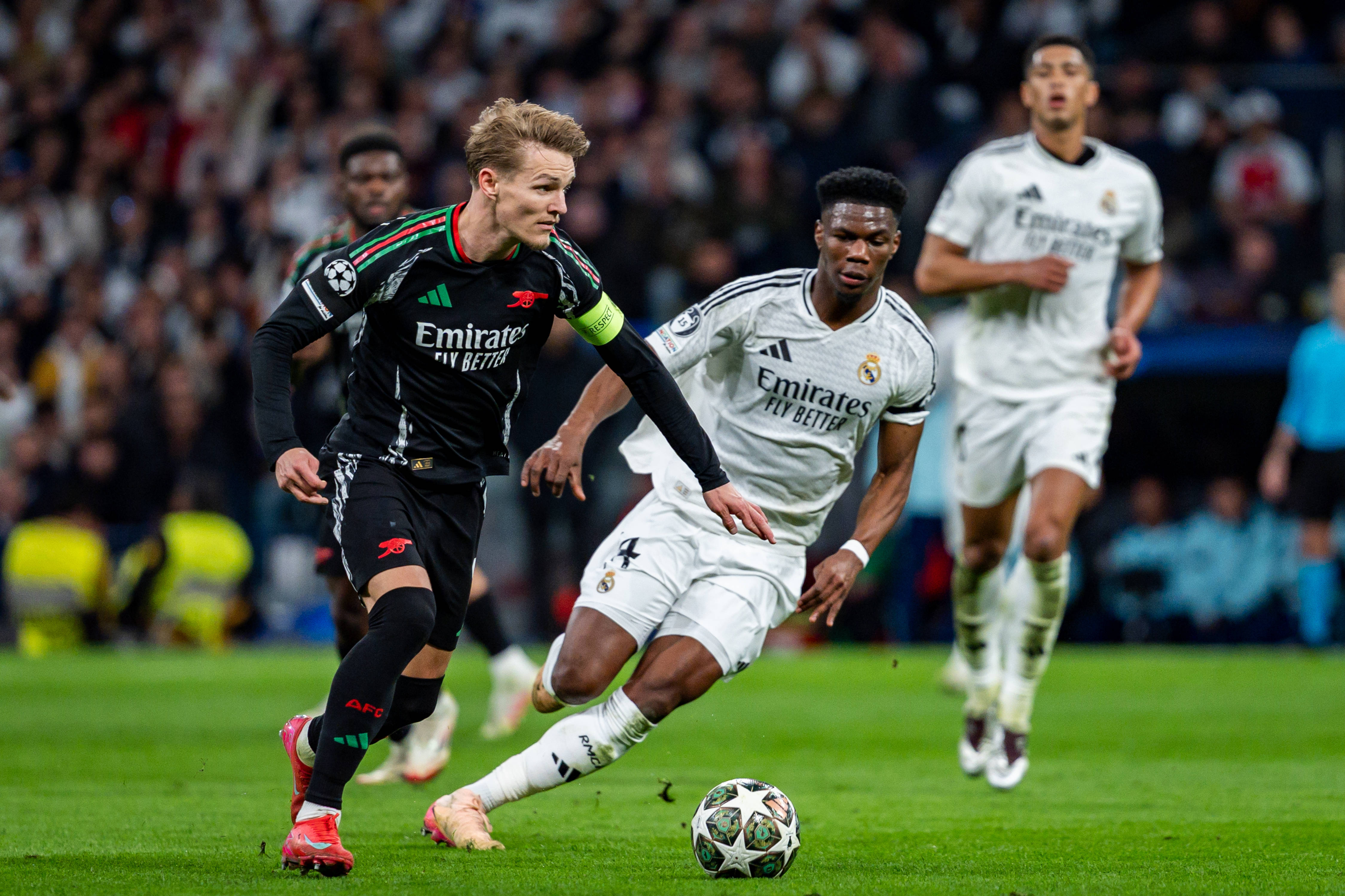 阿森纳迎欧联关键赛,转会期绝杀压哨,引发热议,身体对抗强度拉满的简单介绍 阿森纳迎欧联关键赛,转会期绝杀压哨,引发热议,身体对抗强度拉满的简单介绍