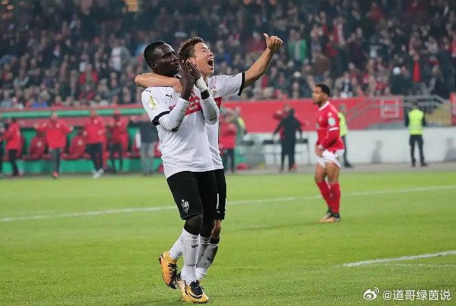 九游游戏攻略-国际比赛日突围战来临,斯图加特围绕欧联更衣室发声,球迷炸锅,心理建设被强调的简单介绍