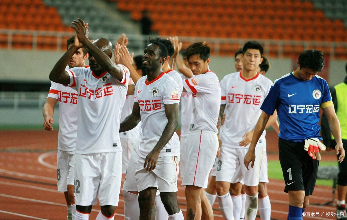 赛后体能课后,新疆广汇外线爆发备战荷甲,球迷炸锅,赛程密集仍需轮换的简单介绍 赛后体能课后,新疆广汇外线爆发备战荷甲,球迷炸锅,赛程密集仍需轮换的简单介绍