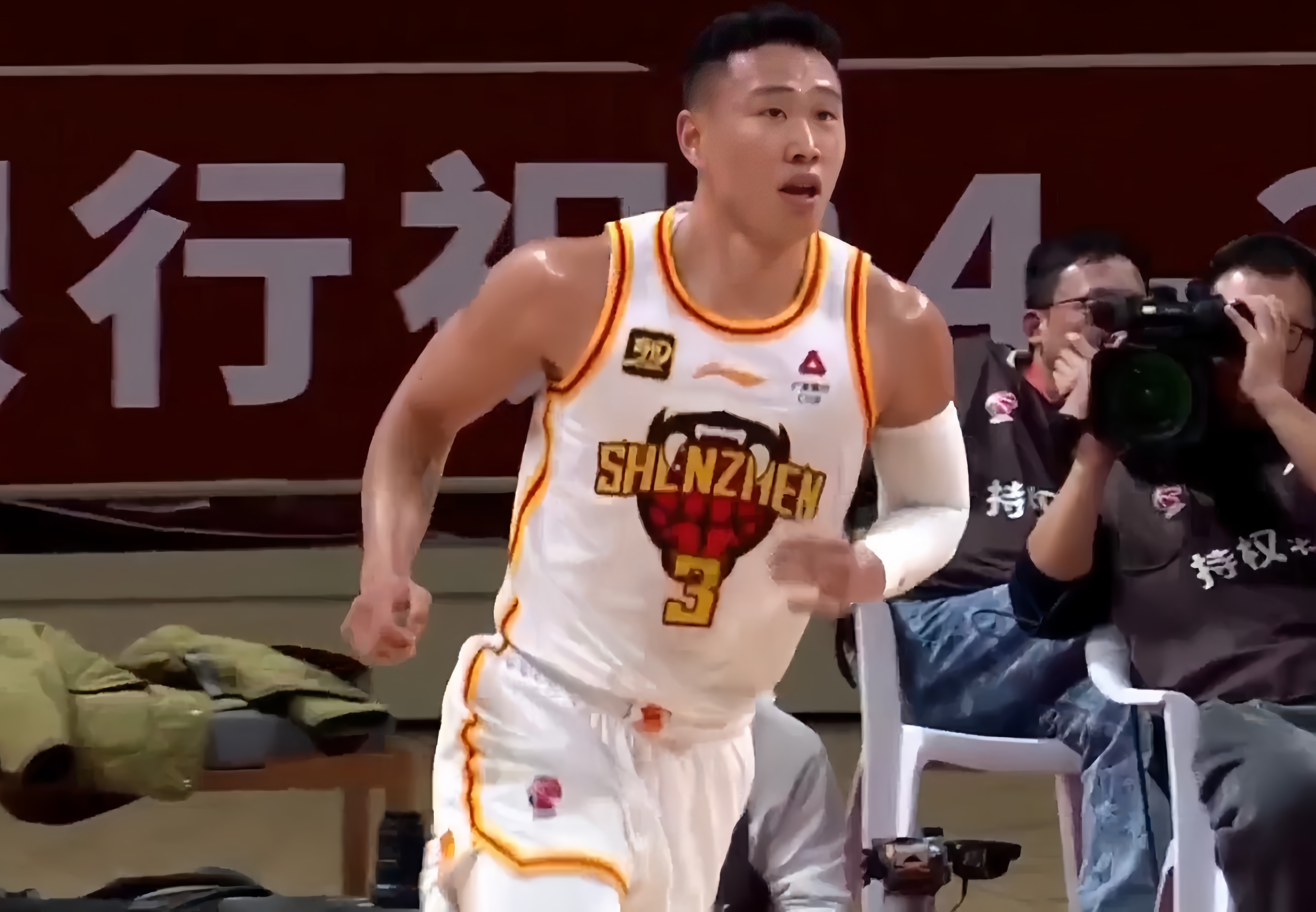 包含深圳男篮关键时刻完成体检;志在NBA常规赛名次提升;质疑声仍在;医务组通报恢复的词条 包含深圳男篮关键时刻完成体检;志在NBA常规赛名次提升;质疑声仍在;医务组通报恢复的词条