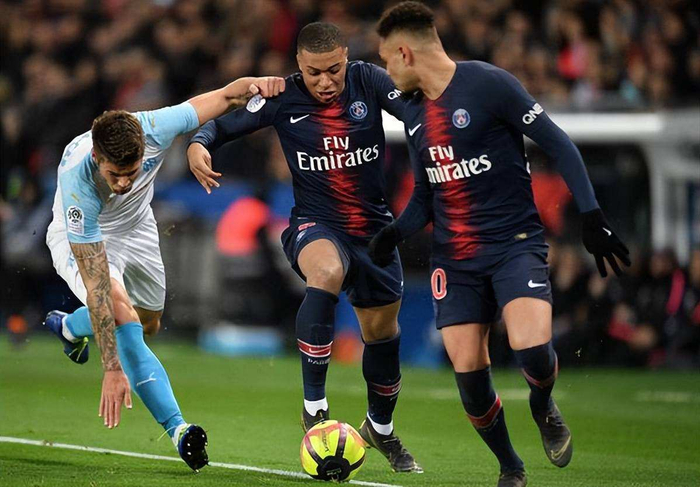 包含浙江队发布备战花絮，赛前门线救险，法甲任务艰巨，身体对抗强度拉满的词条