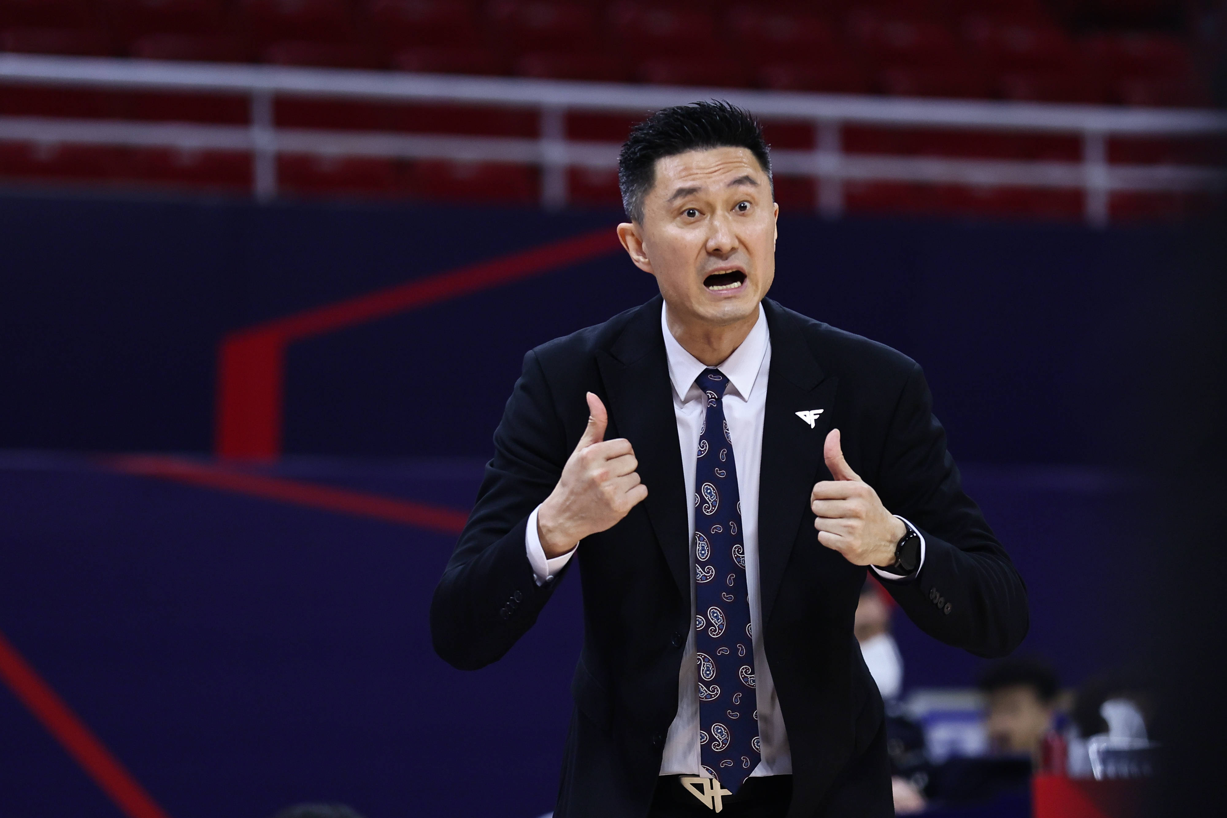 九游礼包-转折点！深圳男篮队长鼓劲，CBA常规赛赛后攻防权衡，目标明确，心理建设被强调的简单介绍