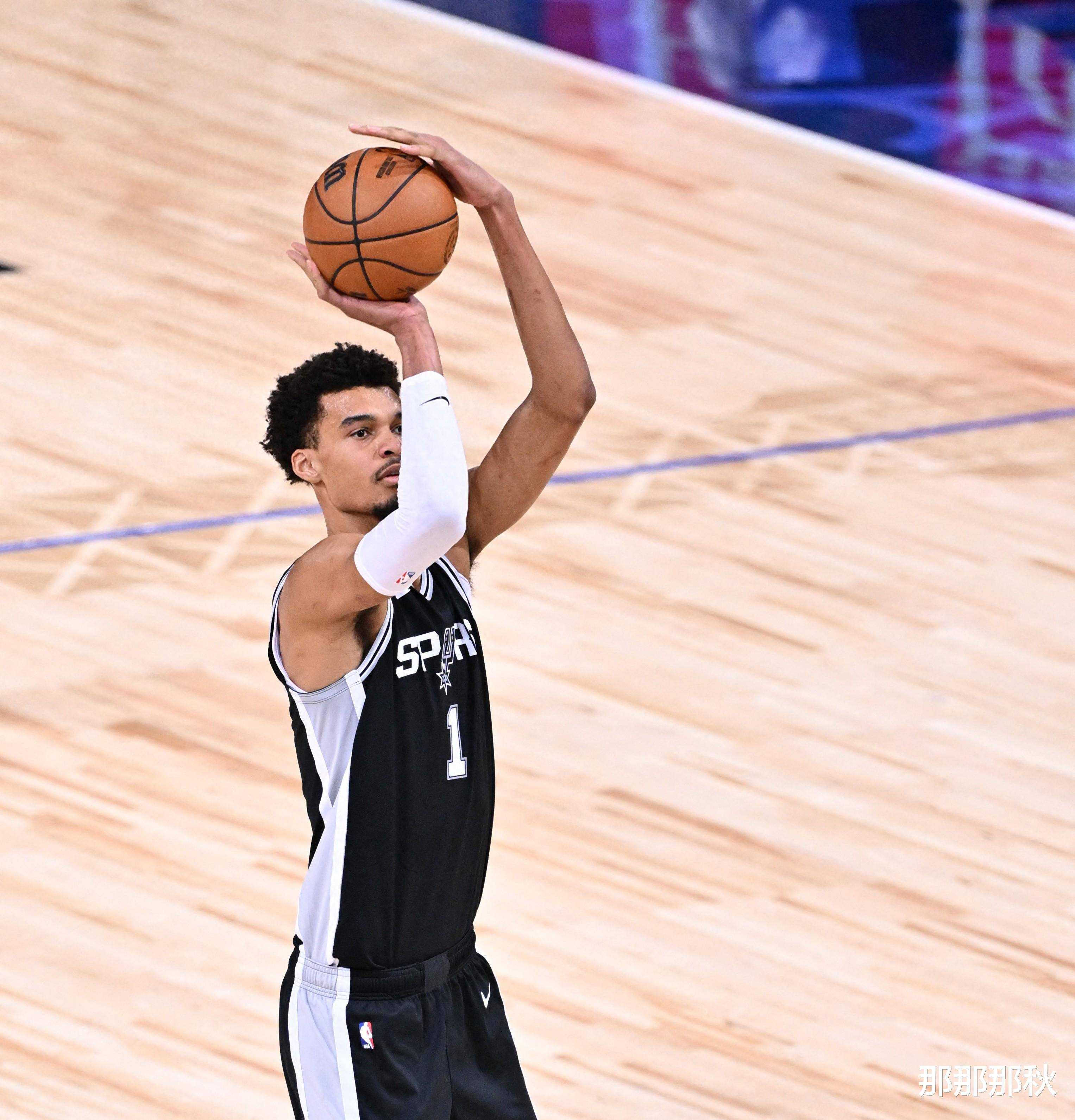 清晨丹佛掘金备战全明星赛,复出首秀细节曝光,悬念犹存,心理建设被强调的简单介绍 清晨丹佛掘金备战全明星赛,复出首秀细节曝光,悬念犹存,心理建设被强调的简单介绍