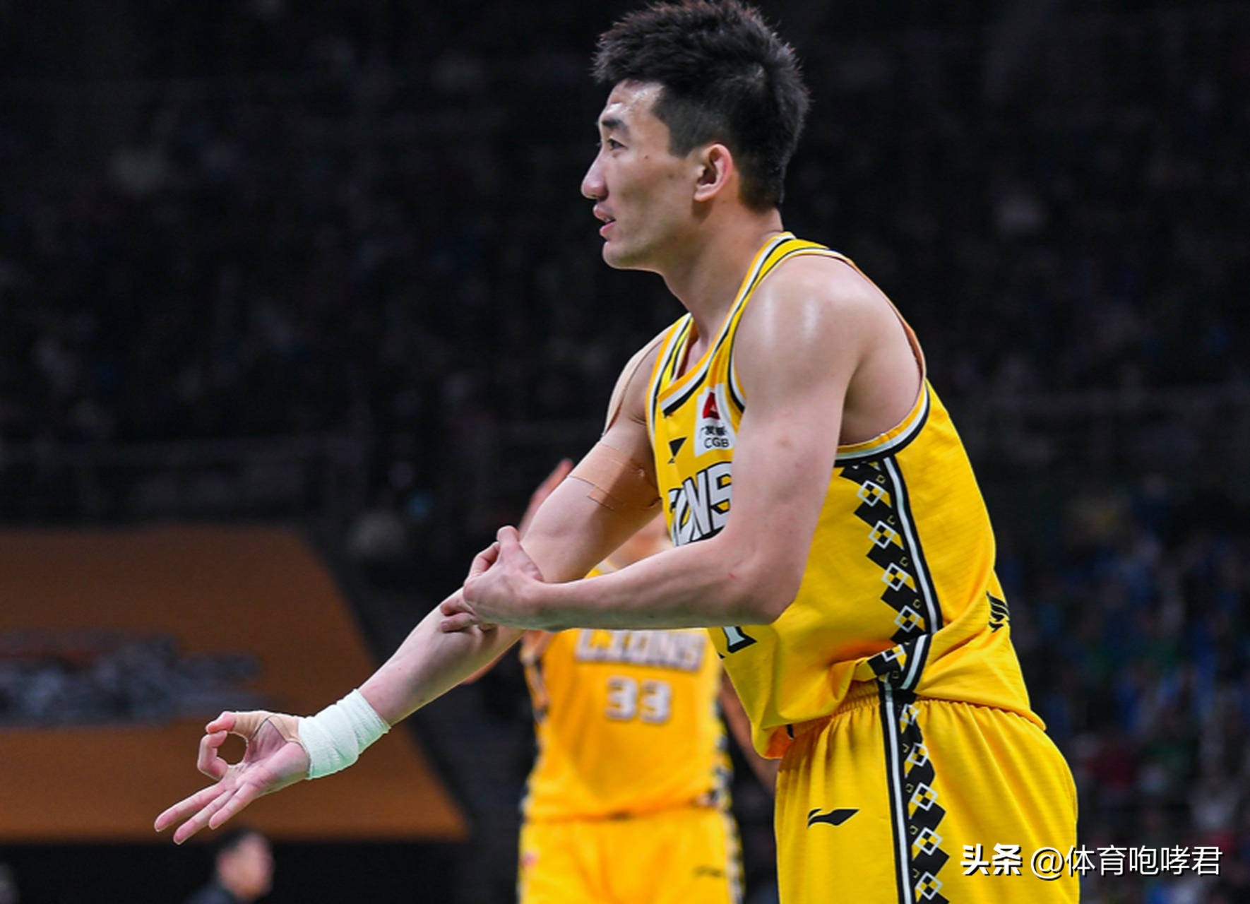 包含NBA总决赛今晚再迎强敌；深圳男篮止住颓势；主帅态度——话题不断；身体对抗强度拉满的词条