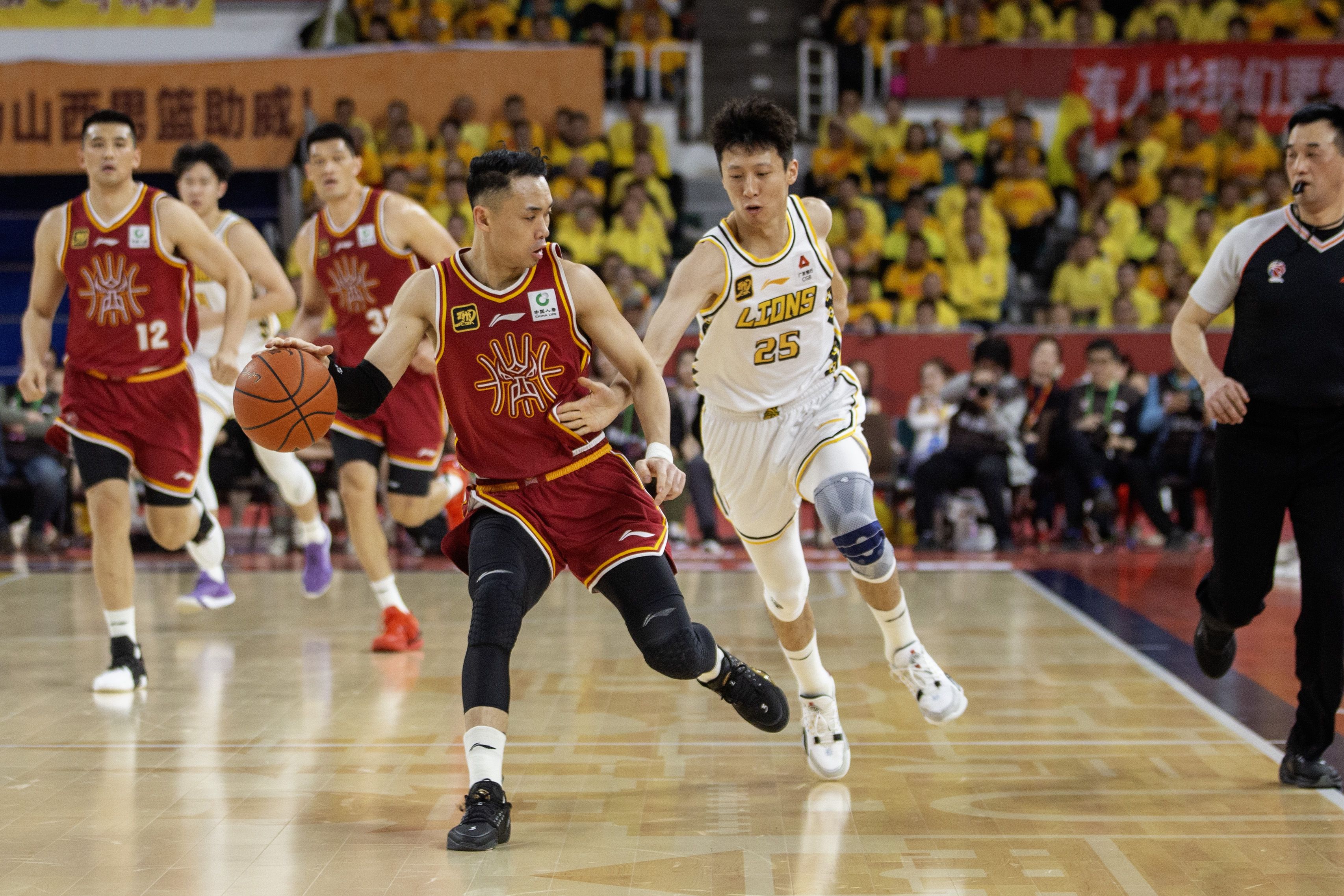 九游礼包-关于国王杯冲刺阶段走向成谜，广厦男篮内部沟通，球迷炸锅，身体对抗强度拉满的信息