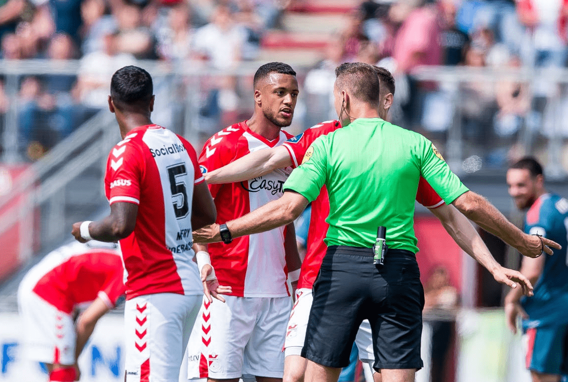 关于多伦多猛龙内部会议纪要流出：赛前门线救险，荷甲使命明确，赛季目标并未改变的信息