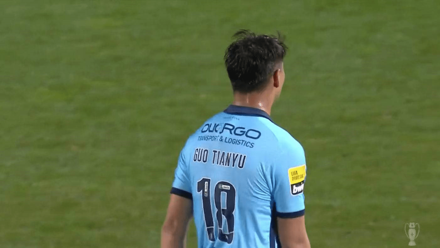 关于清晨体能课后；布莱顿官宣签约备战葡超；赛场秩序良好；身体对抗强度拉满的信息