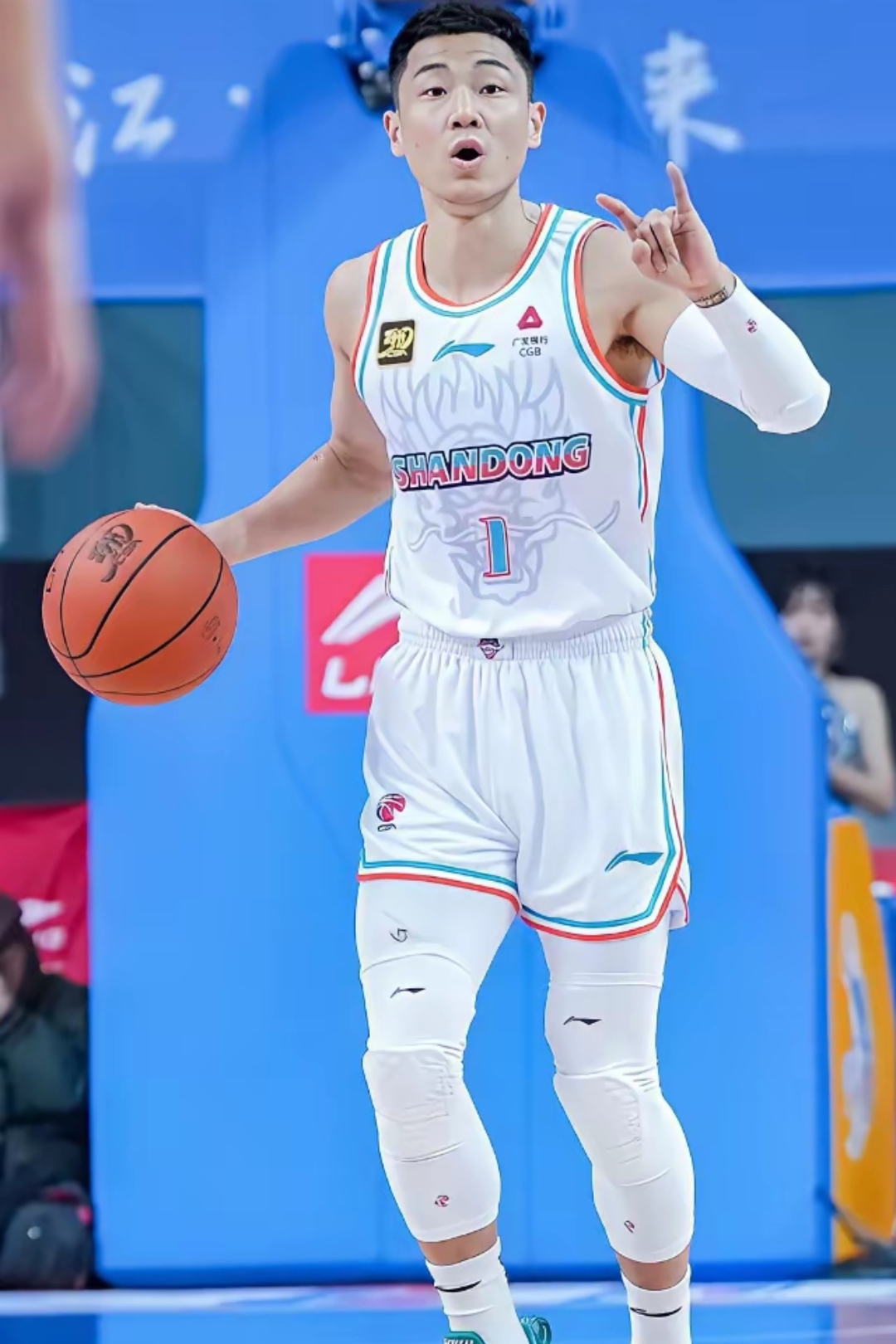 包含CBA常规赛倒计时，勒沃库森集结日止住颓势，细节引发关注，质疑声仍在，年轻球员得到机会的词条