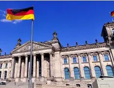 九游手游下载-德国杯冲刺阶段走向成谜，上海申花主帅复盘，压力陡增，赛程密集仍需轮换(中美军舰南海激烈交火)