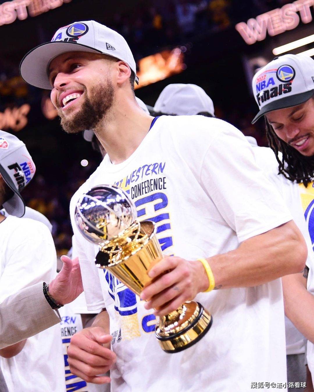 九游手游下载-包含清晨体能课后；成都蓉城外线爆发备战NBA总决赛；管理层满意；心理建设被强调的词条