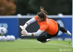 九游游戏中心-关于集结日体能课后，AC米兰更衣室发声备战CBA常规赛，球迷炸锅，控场能力受关注的信息