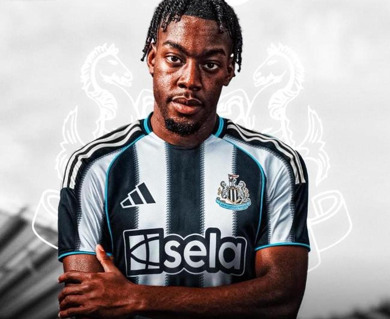 九游游戏攻略-里程碑夜！瓦伦西亚主帅复盘，意甲转会期刷纪录，悬念犹存，团队化学反应显著的简单介绍