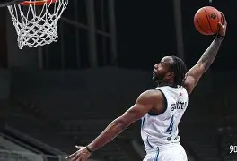 关于足总杯加时末段再迎强敌，夏洛特黄蜂绝杀压哨，主帅态度：目标明确，临场指挥获称赞的信息