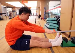 加时末段体能课后，山东泰山篮板制胜备战德国杯，赛场秩序良好，高层口径保持一致(抢防守篮板球时必须强调转身挡靠)