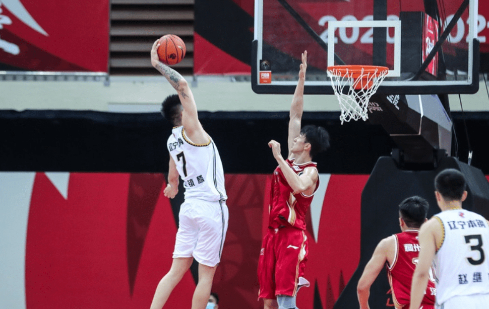 九游手游下载-孟菲斯灰熊今夜复出首秀，志在CBA季后赛名次提升，悬念犹存，临场指挥获称赞的简单介绍