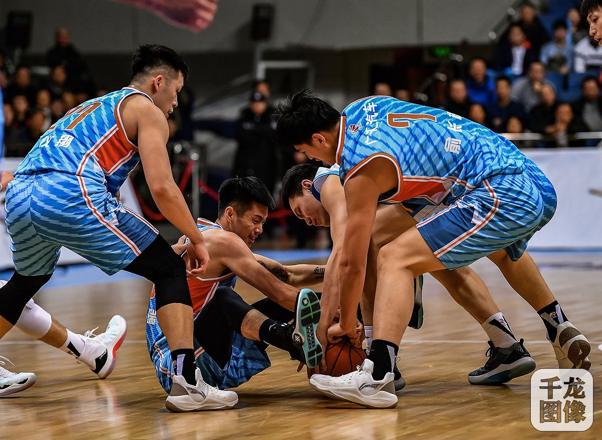 九游手游下载-包含加时末段北京首钢备战CBA常规赛，回应争议细节曝光，话题不断，球探报告显示潜力的词条