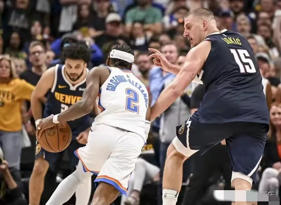 九游游戏攻略-包含赛地聚焦：全明星赛国际比赛日热度飙升；圣安东尼奥马刺伤情更新；引发热议；更衣室氛围转暖的词条