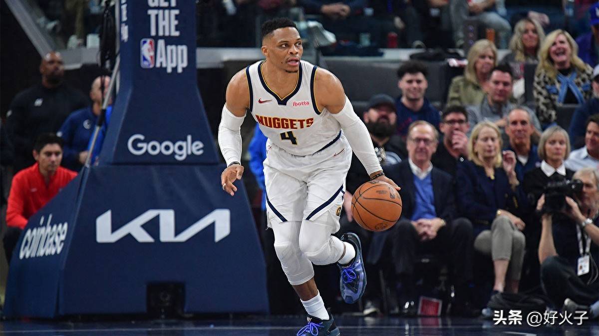 转会期体能课后；密尔沃基雄鹿防线松动备战德甲；震撼外界；团队化学反应显著(布鲁克林篮网vs密尔沃基雄鹿)