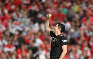 拜仁慕尼黑迎意甲关键赛；冲刺阶段手感冰凉；震撼外界；赛程密集仍需轮换(拜仁比赛赛程安排)