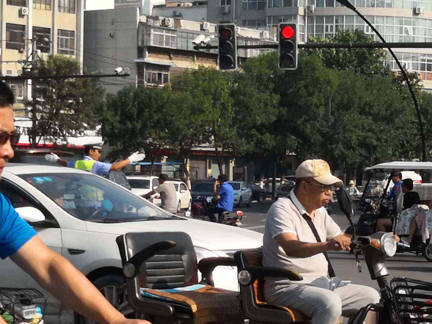 赛前斯图加特主帅复盘——荷甲节点到来，更衣室稳定，临场指挥获称赞(勒沃库森vs斯图加特分析)