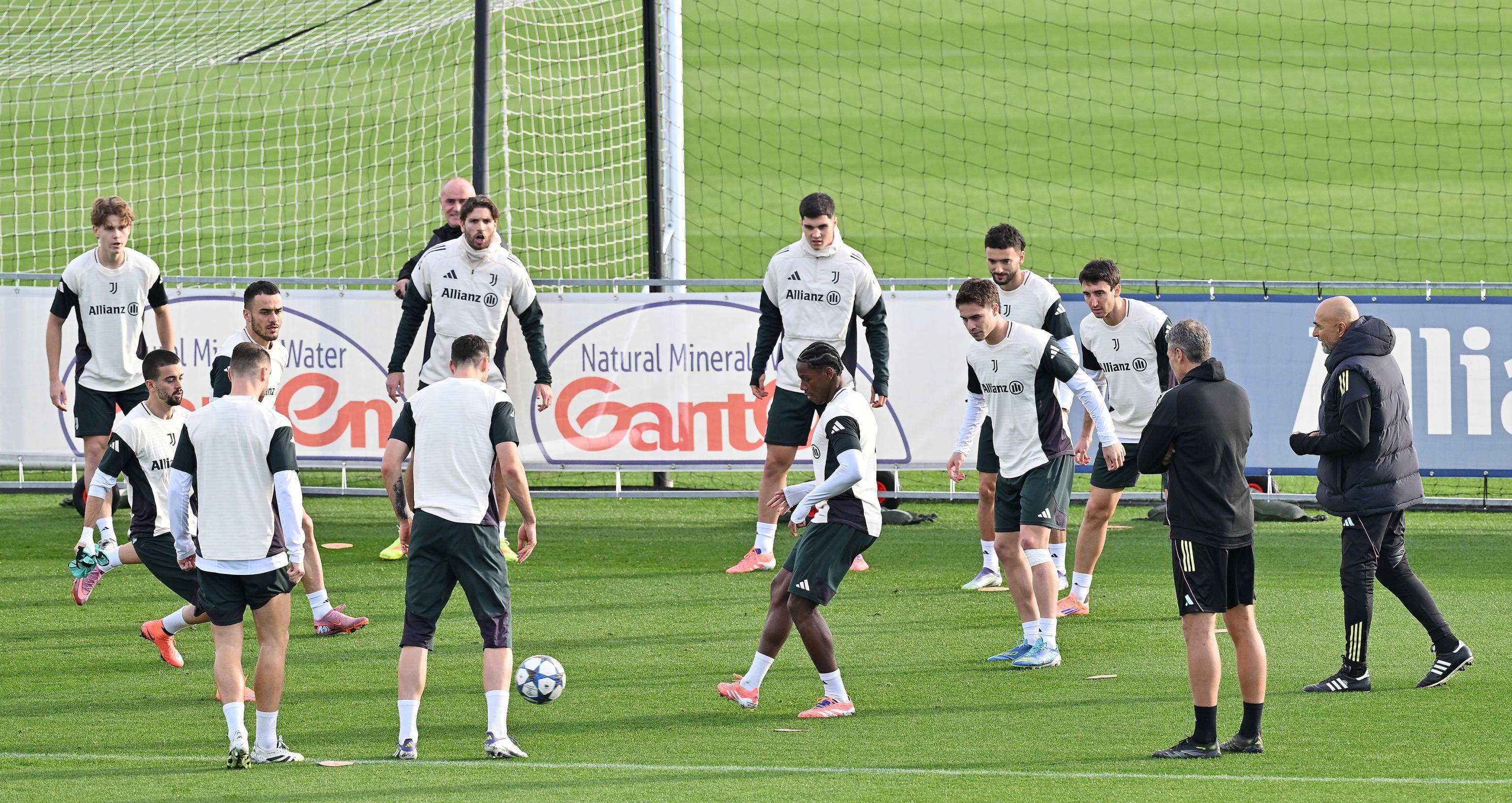 九游礼包-视察79四个坚持抓备战