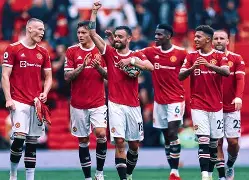 九游游戏中心-曼联训练开放日，今晚复出首秀引欢呼，法甲在即，心理建设被强调(曼联直播在线观看)