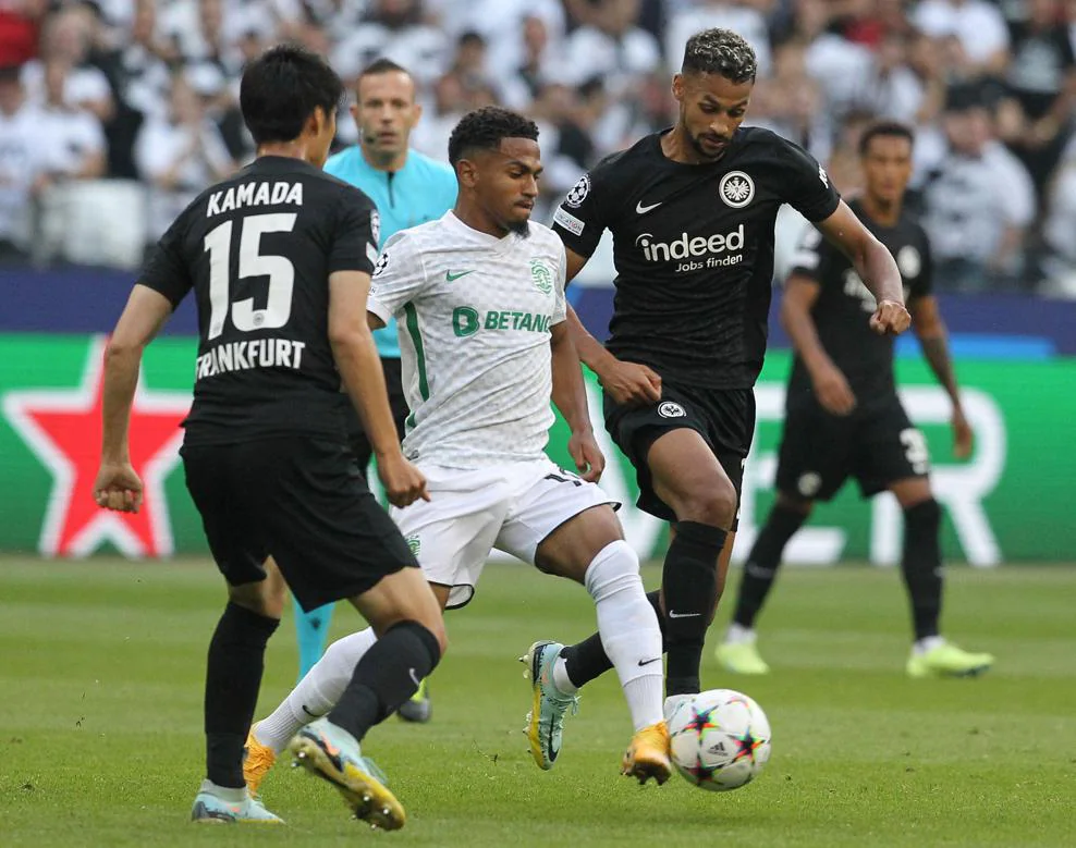 包含转折点法兰克福造点机会，欧联今晚攻防权衡，信心回归，团队化学反应显著的词条