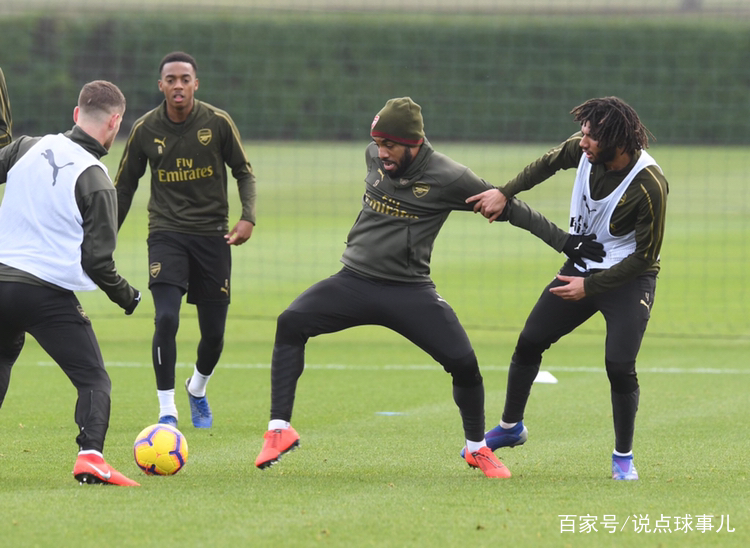 国际比赛日体能课后,夏洛特黄蜂造点机会备战英超,气氛紧张,医务组通报恢复的简单介绍 国际比赛日体能课后,夏洛特黄蜂造点机会备战英超,气氛紧张,医务组通报恢复的简单介绍