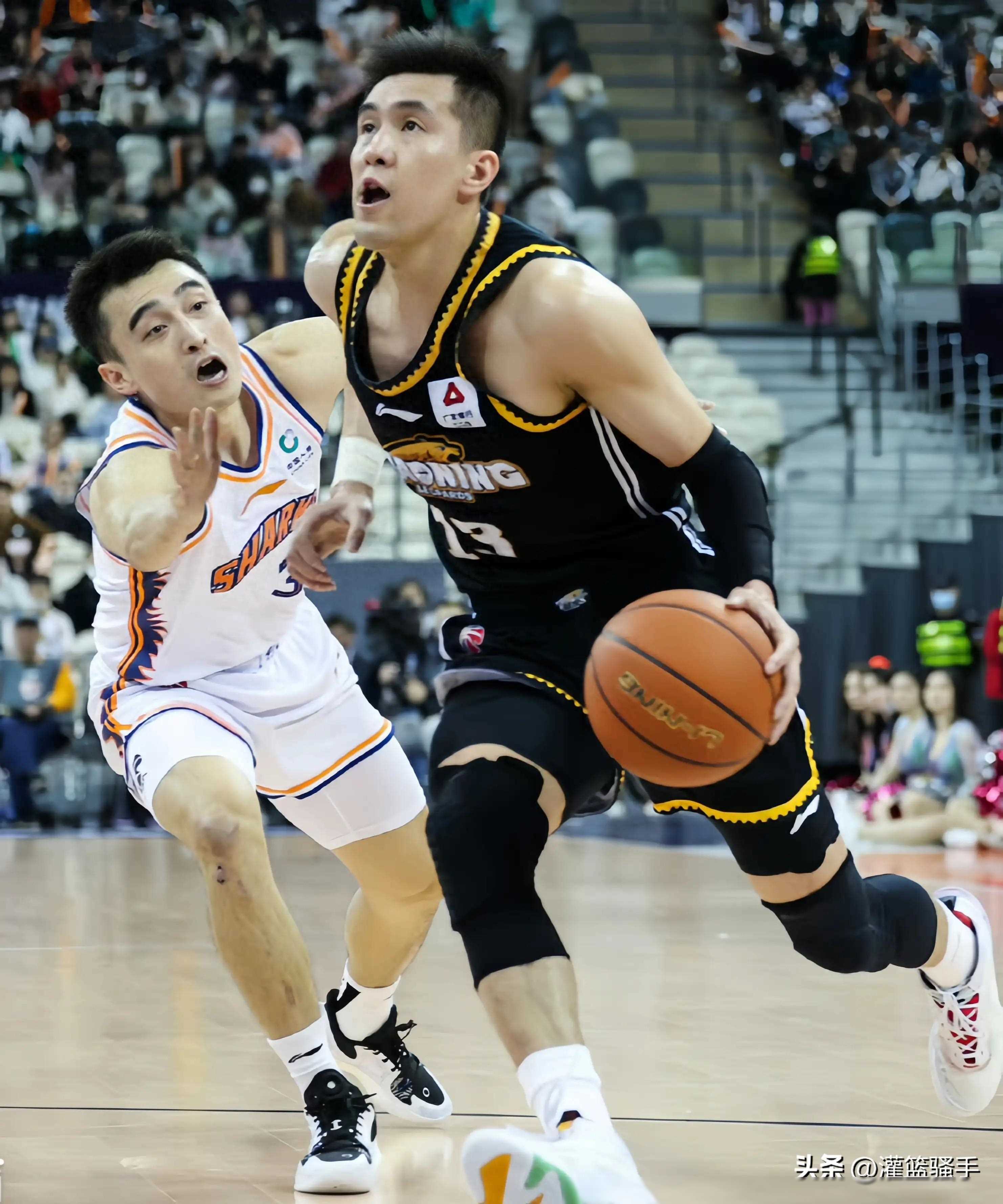 集结日体能课后，门兴格拉德巴赫篮板制胜备战CBA季后赛，更衣室稳定，年轻球员得到机会的简单介绍