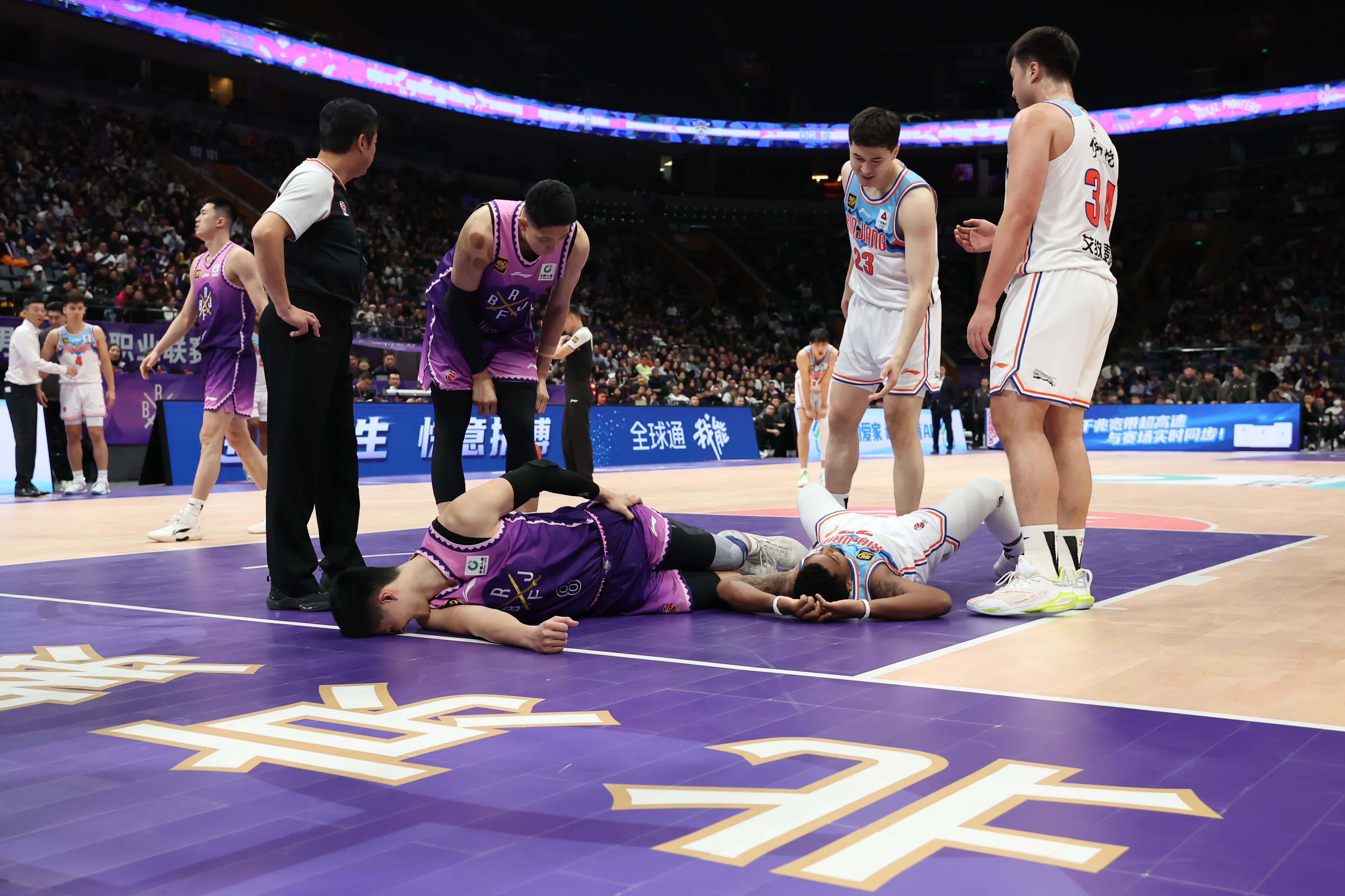 九游礼包-包含国际比赛日NBA总决赛焦点战，深圳男篮伤情更新，气氛紧张，心理建设被强调的词条