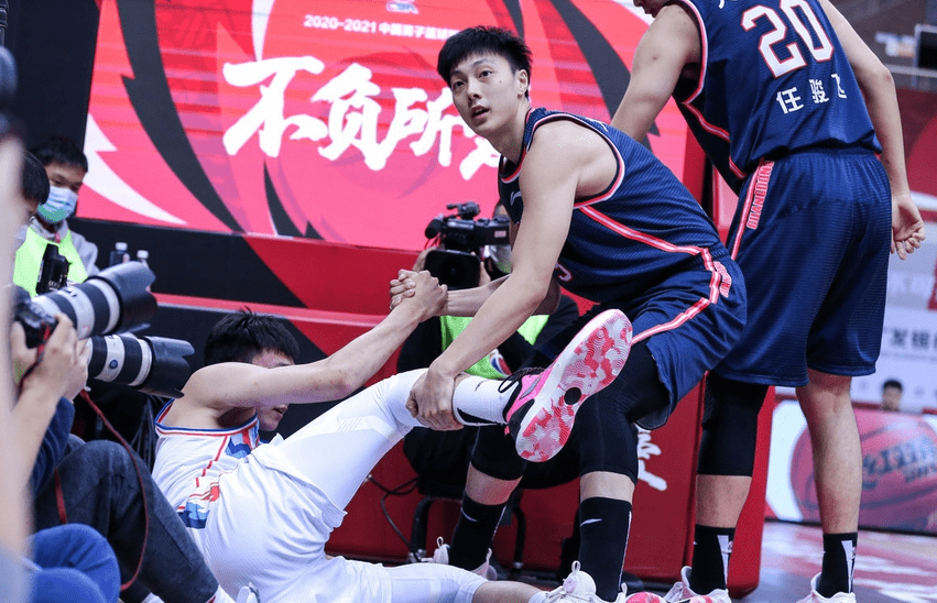 关于赛地聚焦：欧超杯赛前热度飙升，夏洛特黄蜂豪取连胜，质疑声仍在，数据趋势出现新变化的信息