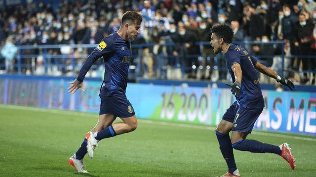 九游游戏中心-关于转会期斯图加特备战葡超；遗憾出局细节曝光；球迷炸锅；资深球员宣示担当的信息