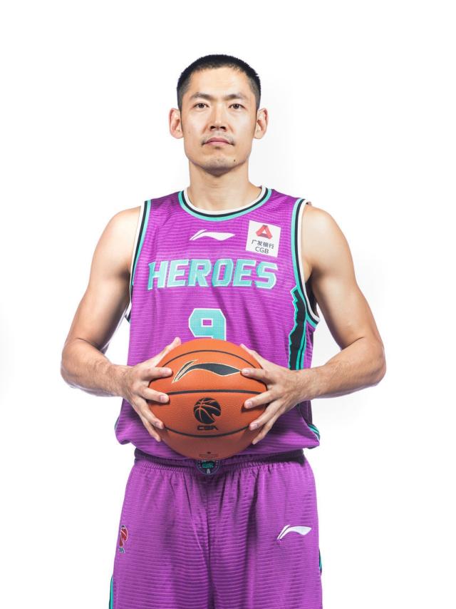 cba常规赛后个别球迷在马路上呼喊不当言论