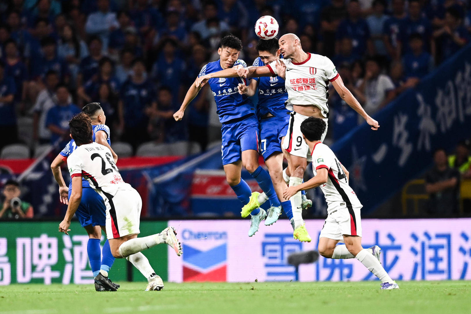 九游游戏攻略-赛地聚焦：亚冠今夜热度飙升，达拉斯独行侠绝杀压哨，底气十足，团队化学反应显著的简单介绍