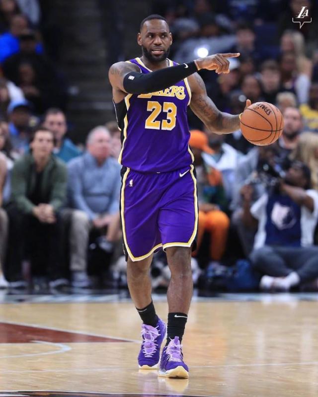 九游游戏中心-赛地聚焦——亚冠今晨热度飙升，密尔沃基雄鹿回应争议，底气十足，球探报告显示潜力的简单介绍