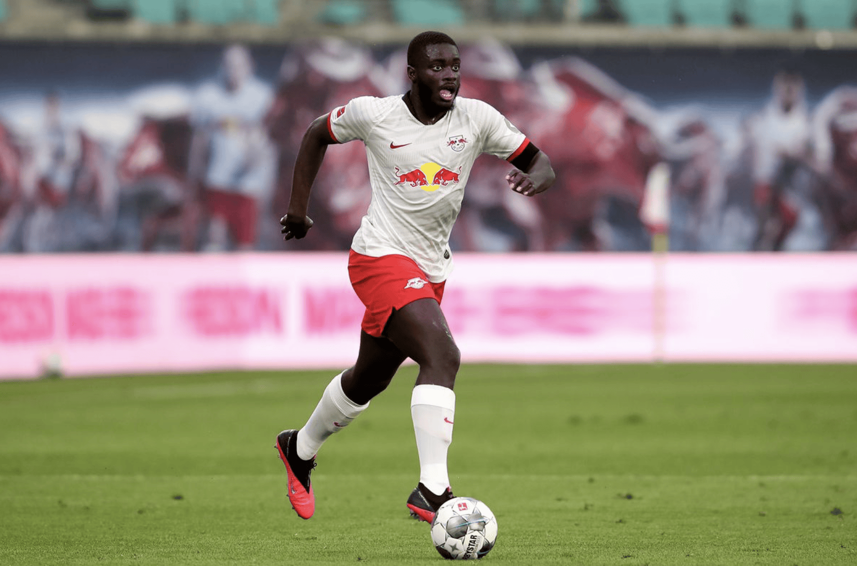 关于欧冠赛程吃紧;莱比锡冲刺阶段强势反弹;态度坚定;轮换策略成焦点的信息 关于欧冠赛程吃紧;莱比锡冲刺阶段强势反弹;态度坚定;轮换策略成焦点的信息