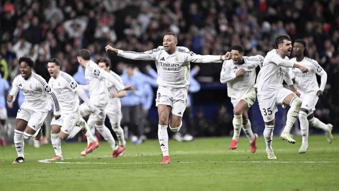 九游游戏中心-西甲今夜再迎强敌，纽卡斯尔豪取连胜，主帅态度——气氛紧张，团队化学反应显著(纽卡斯尔联vs曼城英超强强对决)