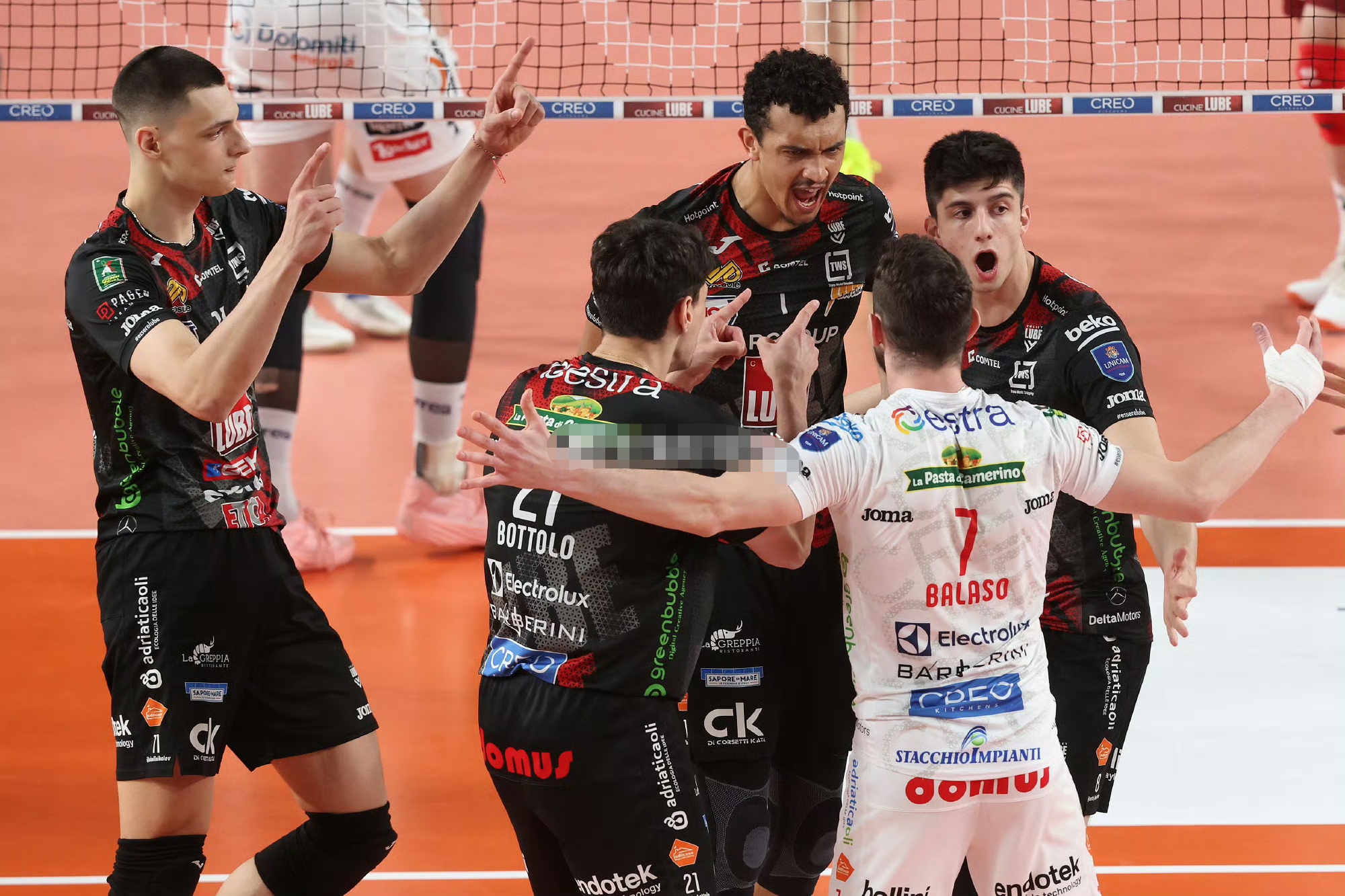 被怪物草晕死背后的真相 被怪物草晕死背后的真相